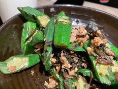 干菜肉末炒秋葵-新白鹿餐厅(金鹰新街口店)