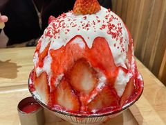 草莓生乳冰-怪物的冰与火(天虹商场中山路店)