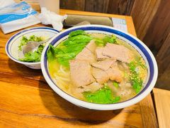 -云阿蛮云南生烫牛肉米线(奉贤路店)