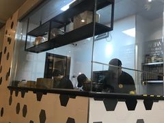 照烧鸡肉配牛油果拉法沙拉-HELLO 27 意面·沙拉·帕尼尼