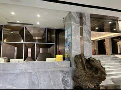 -朗逸酒店(广州塔赤岗地铁站店)