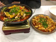 -乡土特色.冷锅鱼.牦牛肉汤锅