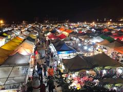 -席娜卡琳火车铁道夜市