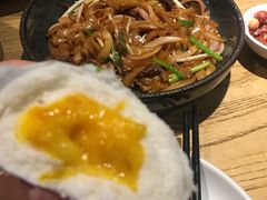 蛋黄流沙包-潮粥荟·潮汕砂锅粥(朝阳大悦城店)