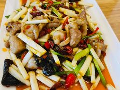 -兔行天下-鸿鹤鲜锅兔(中海国际店)