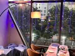 -樱花里音乐餐吧·牛扒椰子鸡(东圃店)