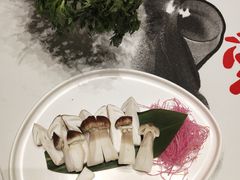 -红鼎豆捞·非遗鲍皇汤火锅(宝丰路店)