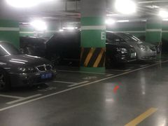 -白玉兰广场停车场