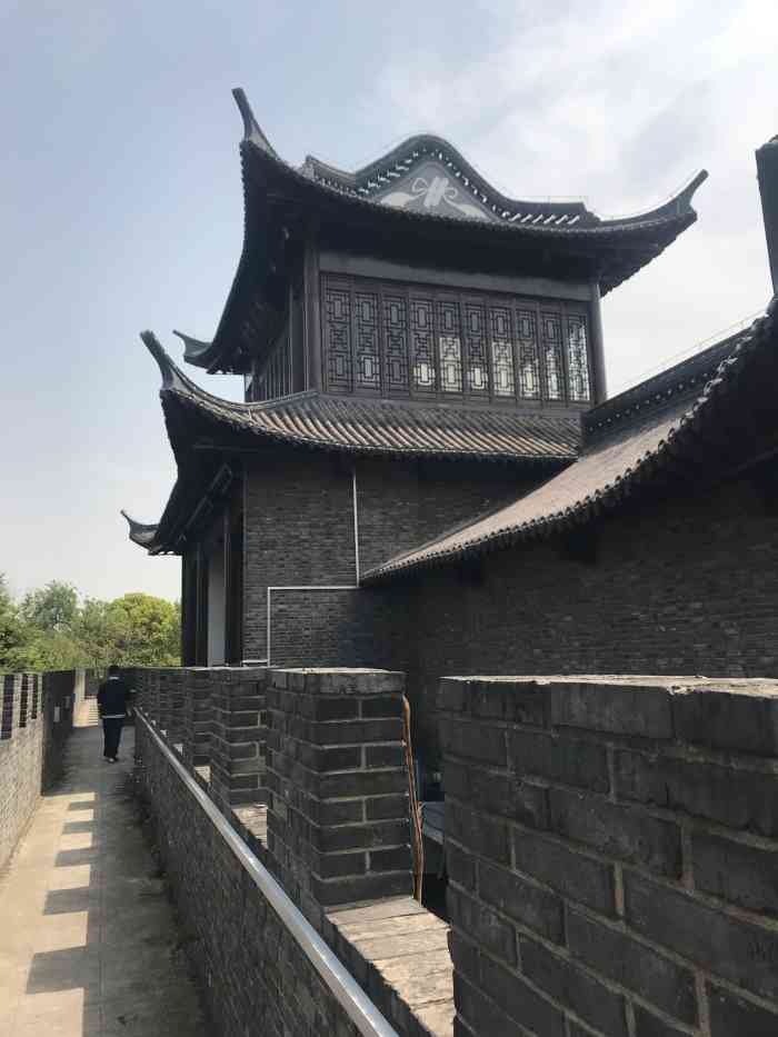 拱极台公园-"在英武路北段,围绕着拱极台有一个小公园.