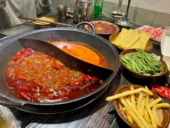-冯校长老火锅(中联广场店)