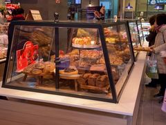 面包甜点陈列柜-巴黎贝甜(大宁国际商业广场店)