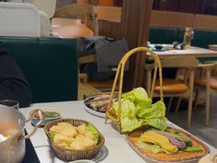 -椰子湾·海南火锅·糟粕醋·椰子鸡(正大广场店)