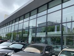 -上海宝信宝马4S店