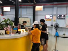 -嘿哟动霸CHUA·新潮玩运动娱乐中心·蹦床滑冰团建乐园