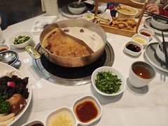 -洪氏嗨捞·广东猪肚鸡·椰子鸡火锅(西咸万象城店)
