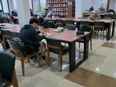 -上海市静安区图书馆(新闸路馆)