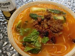 -粉八·云南米线·建水烧烤(常熟路店)