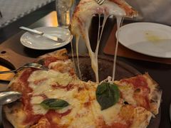 -卡佩罗意大利餐厅及酒吧Al Cappello Trattoria