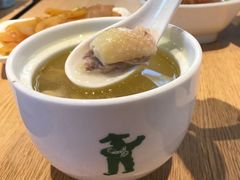 -老乡鸡(上海白玉兰广场店)