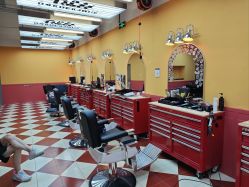 -Devilhands Barbershop男士理容店