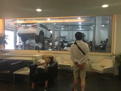 -弘仁宝佳比亚迪4S店(宝山旗舰店)