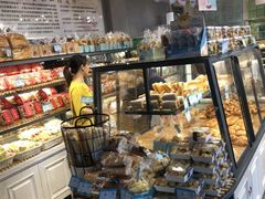 面包甜点陈列柜-吉美诺烘焙(公园北路店)