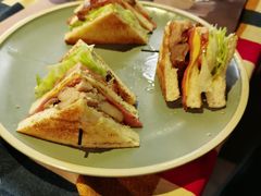 鸡腿肉三明治-遇见西木美式餐厅(体育路店)