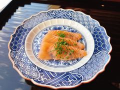 招牌稻草烟熏三文鱼-辉·四季料亭·怀石料理·深夜食堂烧鸟·Omakase