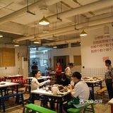 解放碑较场口地铁站附近，很好找的，店的环境很好