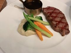 -龙虾酒吧扒房(宁波香格里拉店)