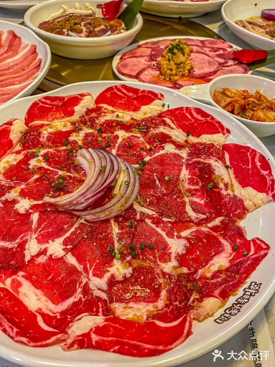 谁能够拒绝滋滋冒油的五花肉呢？！