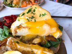 切开的班尼迪克蛋-The Rug Cafe(王府中环店)