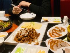 -皇城根·烤鸭·鱼头·家常菜(欧亚大观乐活城店)