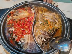 -阿瓦山寨·湘菜现炒·剁椒鱼头王(咸阳总店)