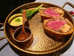 惠灵顿牛排-弦月窗LUNETTE BY AMANDA(复兴路店)