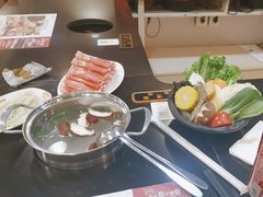 -呷哺呷哺(世贸.工三店)
