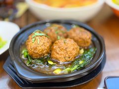 蟹黄狮子头-鸿运酒楼