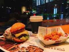 -The Habit Burger Grill 哈比特汉堡(复兴soho店)