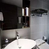 布置出一个低调奢华的华丽空间感。