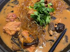 小鸡炖榛蘑-北大荒人•新东北菜(青岛银座店)