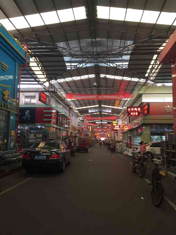 新沙五金塑料城-"广州新沙五金塑料城位于广州市番禺洛溪桥南.