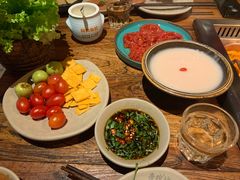 -老牌坊云南鱼豆花火锅(爱建店)