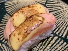 炙烧挪威三文鱼-小乔回转寿司(沈阳大悦城店)
