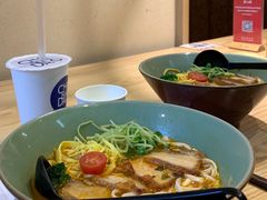 黄金脆皮猪五花面-陳八两面家(滨江天街店)