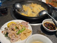 -野迹·石橄榄鸡·烧烤(新洲店)