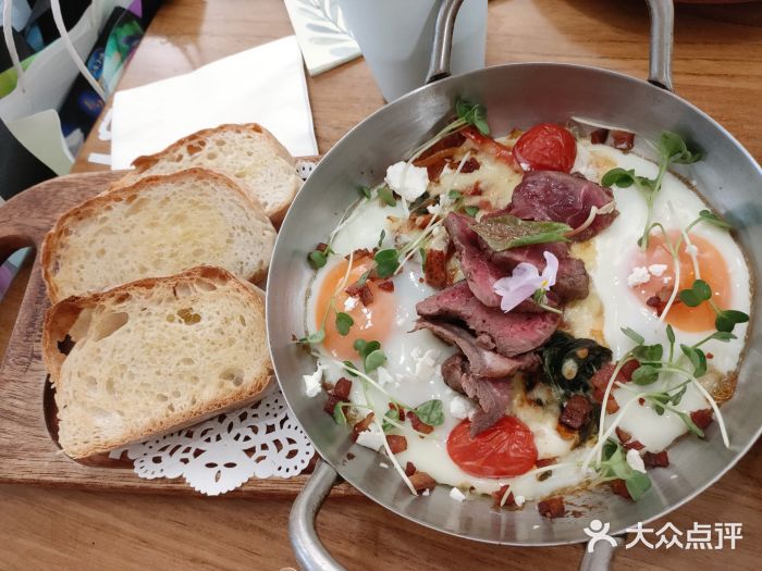 304/BRUNCHRESTAURANT北非牛排蛋图片