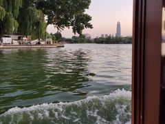-泉畔人家·老济南经典鲁菜(大明湖店)