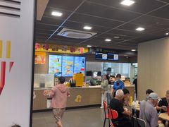 -麦当劳(轻轨曹杨路店)