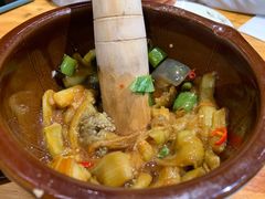 -老滇山寨•云南特色菜•地方菜•民族风情歌舞表演(金碧店)