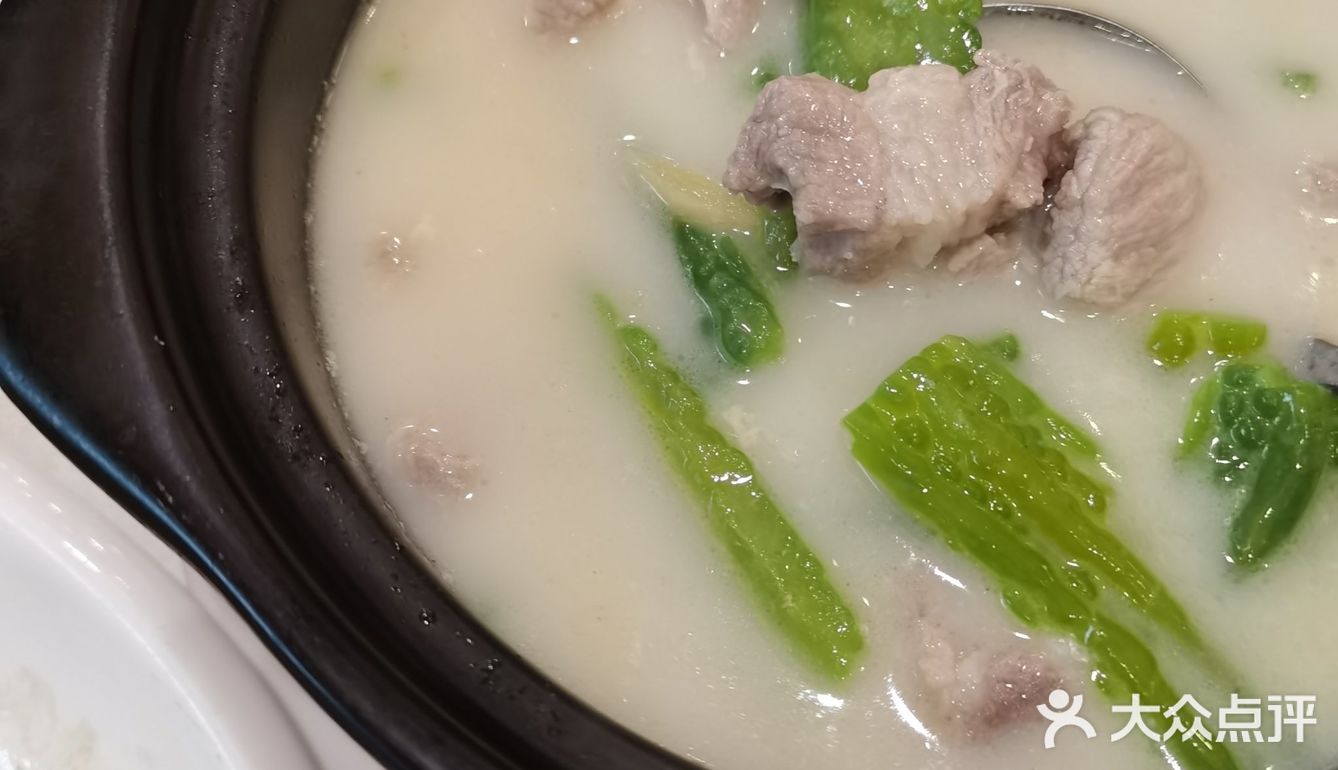 这价格亲民！二人点了三个菜